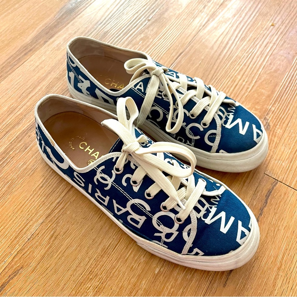 CHANEL vintage 31 Rue Cambon canvas  platform sneakers